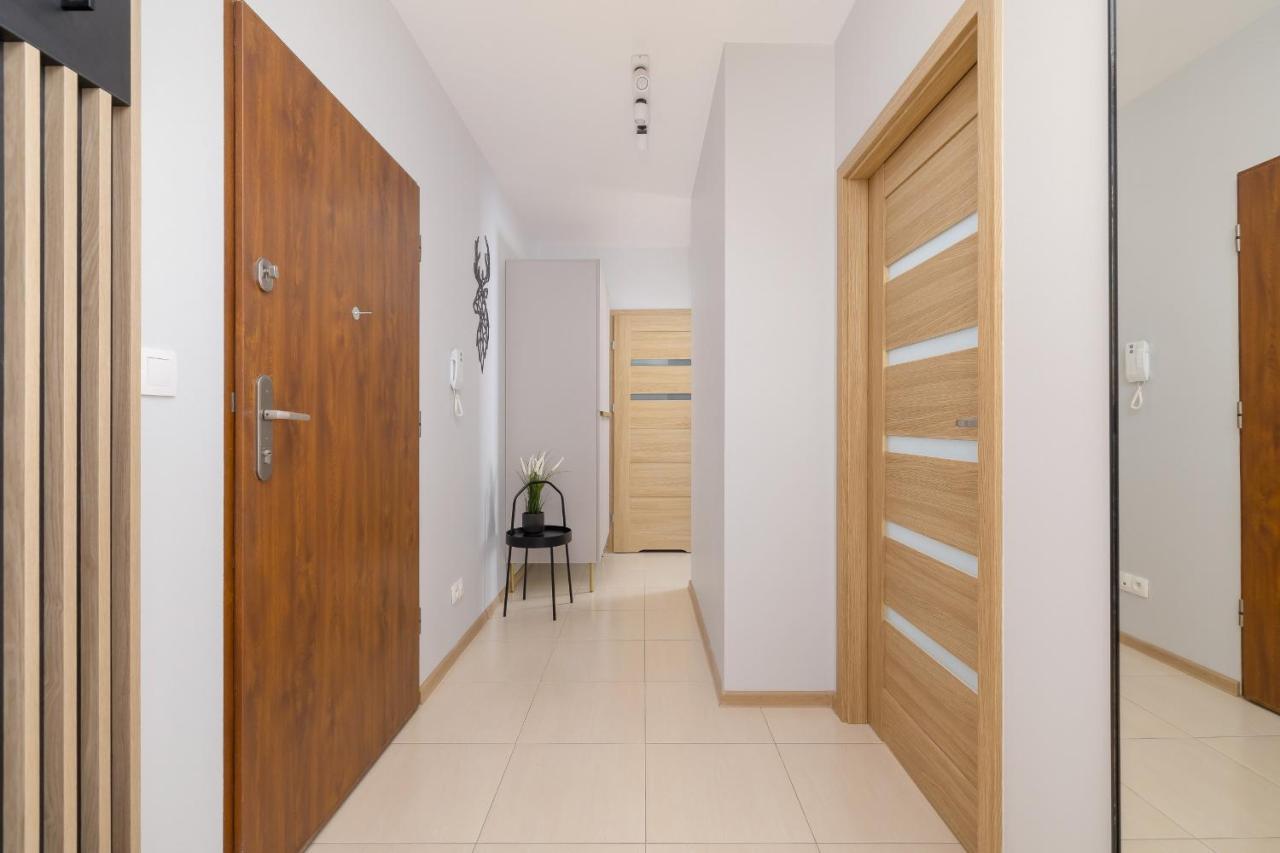 Osiedle Avia Harmonious Apartment With Balcony & Parking Cracow By Renters Prestige Krasków Eksteriør bilde