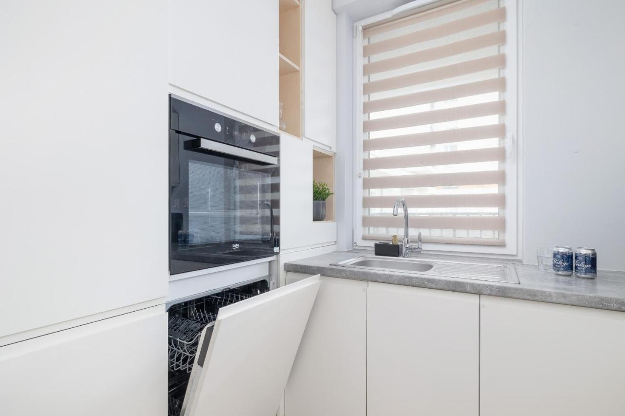 Osiedle Avia Harmonious Apartment With Balcony & Parking Cracow By Renters Prestige Krasków Eksteriør bilde